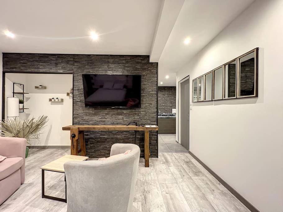 Dream Loft Jacuzzi - Sauna Брест Екстериор снимка